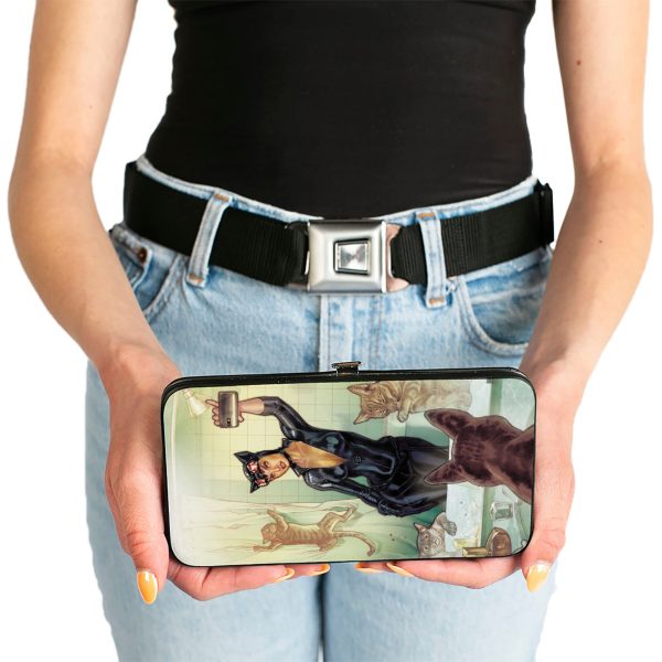Hinged Wallet - Catwoman Issue #34 Selfie Variant + Issue #1 Cover Poses For Discount - Image 3